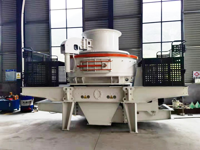 Impact sand making machine