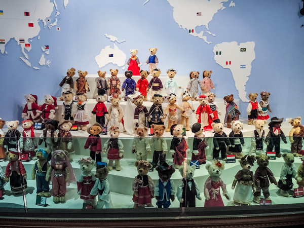 高端拉床,專用機床,內(nèi)拉床,外拉床,數(shù)控機床,自動化生產(chǎn)線,工業(yè)機器人