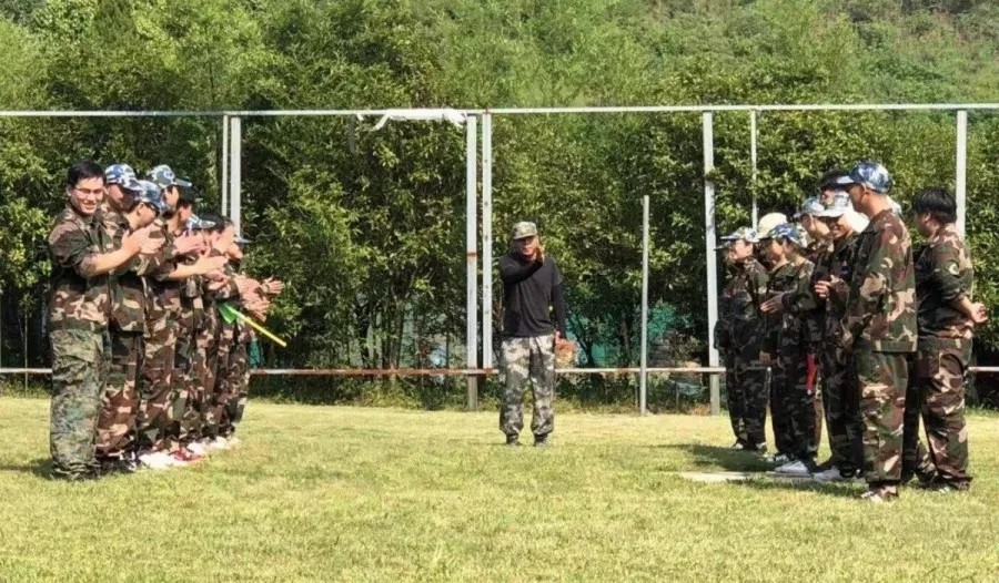 高端拉床,專用機床,內拉床,外拉床,數(shù)控機床,自動化生產(chǎn)線,工業(yè)機器人,拉床,拉刀,自動化