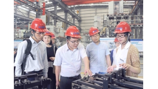 麗水市經(jīng)信委信息化處處長李義春調(diào)研暢爾