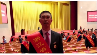 禮贊！省勞模應(yīng)炎鑫在人民大會(huì)堂接受表彰